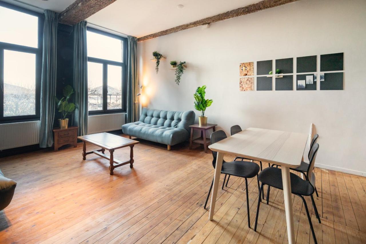 Charming Two-Bedroom River Side Apartment Antwerpen Bagian luar foto