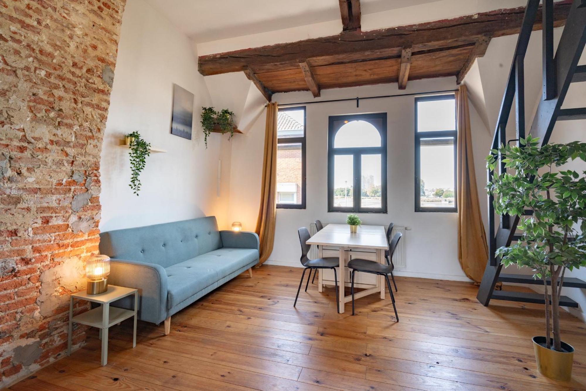 Charming Two-Bedroom River Side Apartment Antwerpen Bagian luar foto