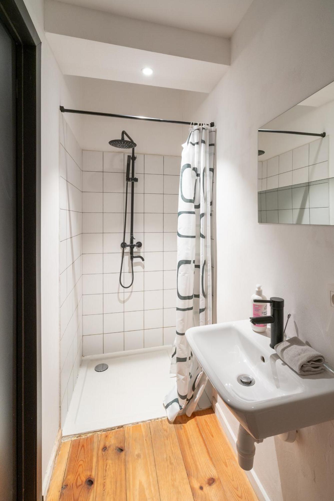 Charming Two-Bedroom River Side Apartment Antwerpen Bagian luar foto