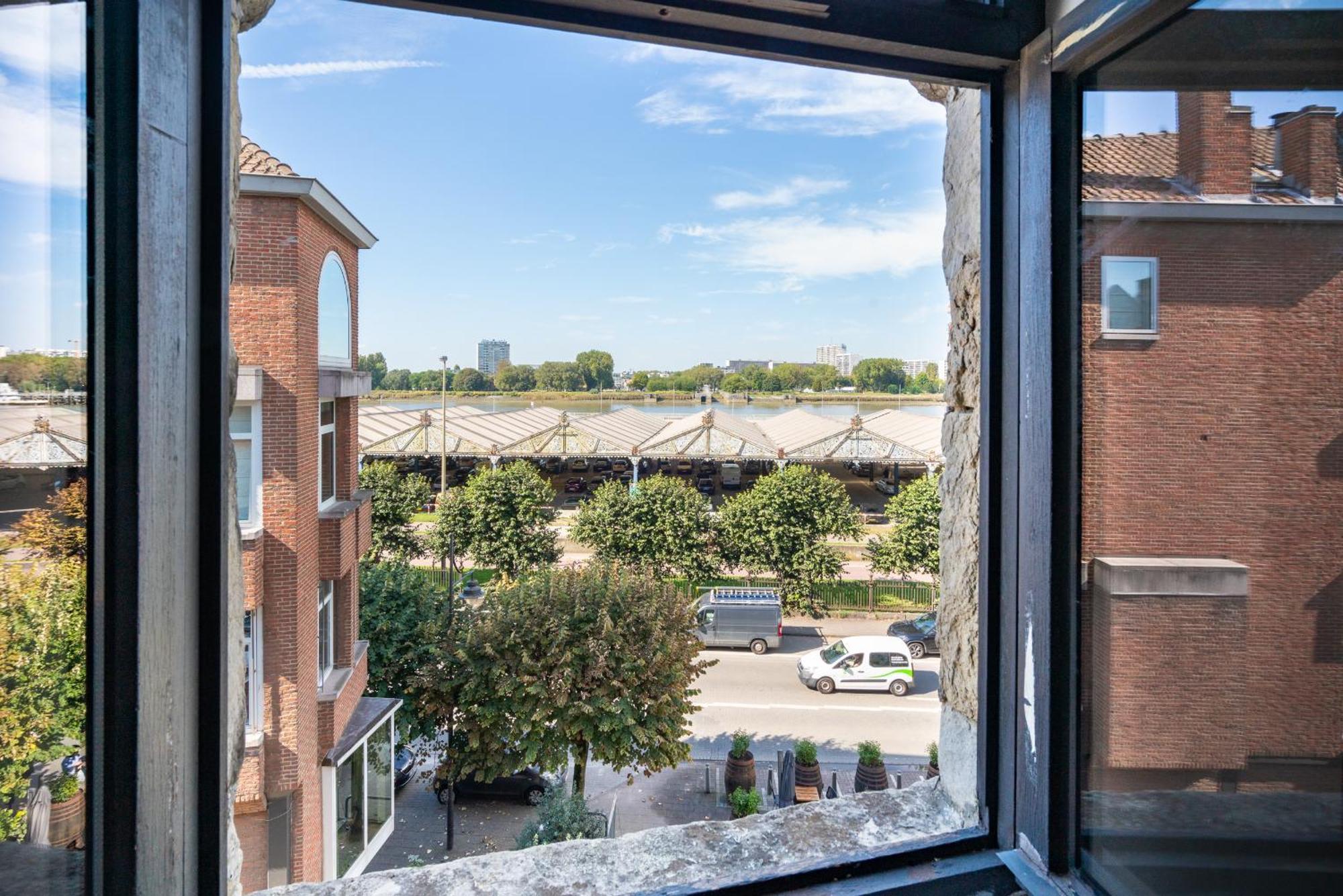 Charming Two-Bedroom River Side Apartment Antwerpen Bagian luar foto