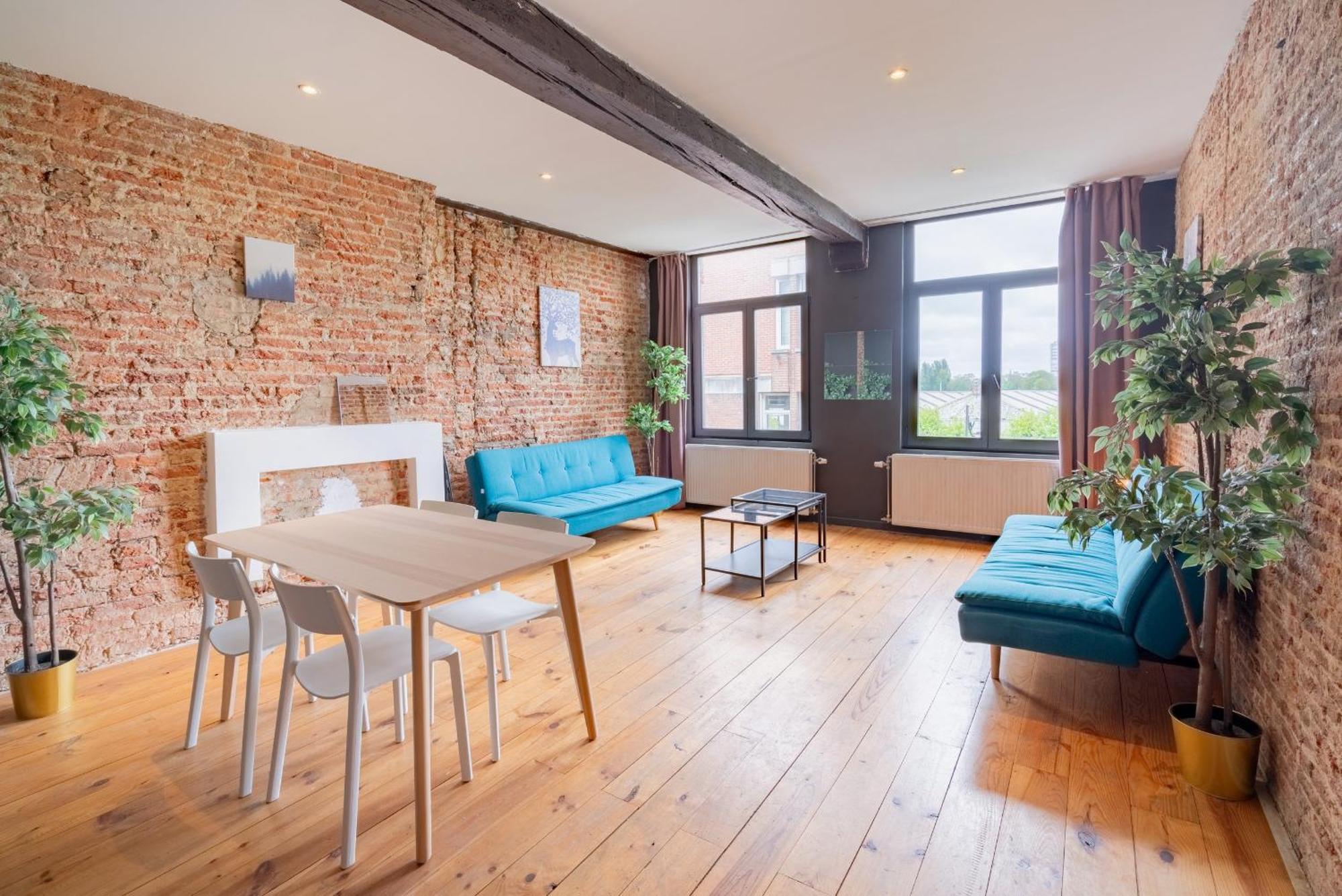 Charming Two-Bedroom River Side Apartment Antwerpen Bagian luar foto